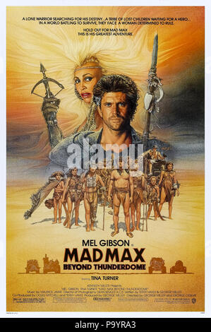 Mad Max Beyond Thunderdome (1985) réalisé par George Miller et George Ogilvie et avec Mel Gibson, Tina Turner, Bruce Spence et Angelo Rossitto. Mad Max retourne à face Aunty Entity et son Bartertown post apocalyptique en Australie. Banque D'Images