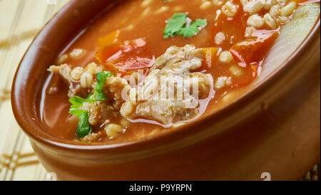 Cooke lente soupe à l'orge de boeuf mexicain close up Banque D'Images