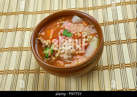 Cooke lente soupe à l'orge de boeuf mexicain close up Banque D'Images