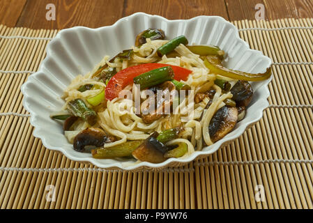 Pot de nouilles instantanées Manchow , nouilles frites croustillantes Banque D'Images