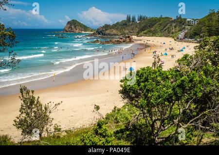 Les gens à la plage dans Cordial Hotel plage à Port Macquarie, Australie Banque D'Images