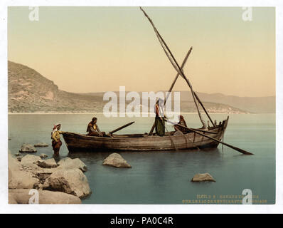 . Bateau de pêcheur sur le lac, Tibériade, Terre Sainte, (c.-à-d., Israël). Entre 1890 et 1900 653 Fisherman's bateau sur le lac, Tibériade, Terre Sainte, (c.-à-d., Israël)-RCAC2002725060 Banque D'Images