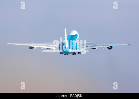 Luqa (Malte, 19 juillet 2018 : Hi Fly Malte Airbus A380-841 [9H]-MIP au départ de Malte après peinture en couleurs spéciales 'Save les récifs coralliens' chez ACM Banque D'Images