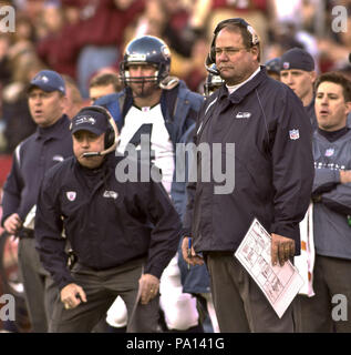 San Francisco, California, USA. 27th Dec, 1998. San Francisco 49ers vs. St. Louis  Rams at Candlestick Park Sunday, December 27, 1998. 49ers beat Rams 38-19.  St. Louis Rams running back June Henley