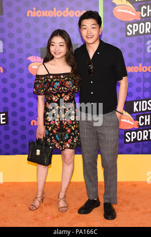 Maia Shibutani et Alex Shibutani assiste à Nickelodeon's Kids' Choice 2018 Sport organisé par Houston Chris Paul à l'Barker Hanger le 19 juillet 2018 à Santa Monica, en Californie. Banque D'Images