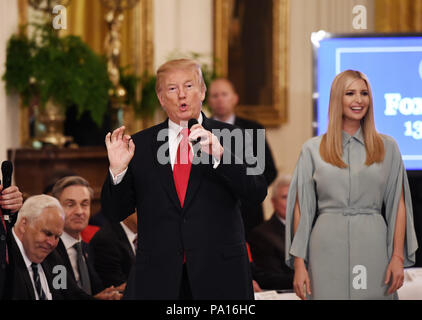 Washington, DC, USA. 19 juillet, 2018. Le Président américain Donald Trump parle au cours de l'engagement de travailleurs de l'Amérique à la Maison Blanche à Washington, DC, États-Unis, le 19 juillet 2018. Le Président américain Donald Trump a accueilli la promesse de travailleurs de l'Amérique et de l'événement, a signé un décret qui établit un conseil national de l'ouvrier américain. Credit : Liu Jie/Xinhua/Alamy Live News Banque D'Images