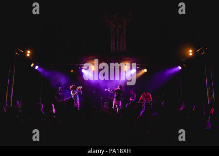 Festival ARBORESCENCE Lamer , UK, date 19e, juillet, 2018, Flamingods jouant sur le stade d'ARC Le jeudi soir, le Crédit : Guy Peterson. Banque D'Images