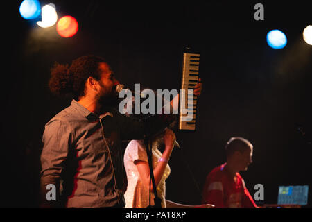 Festival ARBORESCENCE Lamer , UK, date 19e, juillet, 2018, Flamingods jouant sur le stade d'ARC Le jeudi soir, le Crédit : Guy Peterson. Banque D'Images