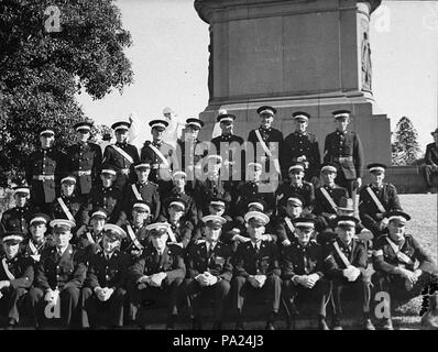 251 27475 SLNSW parade Ambulance St Johns Banque D'Images