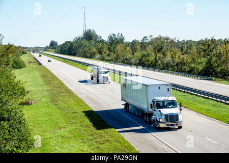 Florida,Kenansville,Florida Turnpike route à péage camion routier, autoroute à deux voies divisée, médiane,FL171029144 Banque D'Images