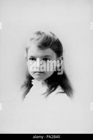 . Elsie peut Bell, fille d'Alexander Graham Bell, en tant qu'enfant, portrait, buste de face. 1881 ou 1882 617 Elsie peut Bell comme un enfant, portrait, buste de face, c.1881 LOC 00875v Banque D'Images