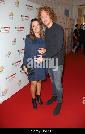 Les clients de la famille Ernstings fashion show for autuum/hiver 2018 Avec : Michael Schulte mit Frau Katharina Où : Hambourg, Allemagne Quand : 18 Jun 2018 Credit : Becher/WENN.com Banque D'Images