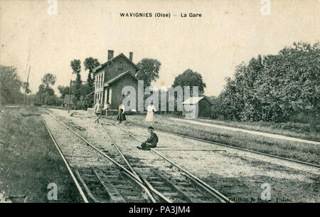 . Français : Carte postale éditée par E. Bétis, Tabac : WAVIGNIES - La Gare Il s'agit d'une gare de la ligne de chemin de fer secondaire à voie Ligne embarcation de Estrées-Saint-Denis - Froissy - Crèvecœur-le-Grand . Avant 1914 199 BETIS - WAVIGNIES - La Gare Banque D'Images