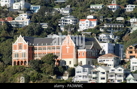 Wellington, Nouvelle-Zélande - juin 4, 2016 : l'établissement emblématique de l'architecture de l'église catholique Saint Gérard et le monastère du Mont Victoria. Banque D'Images