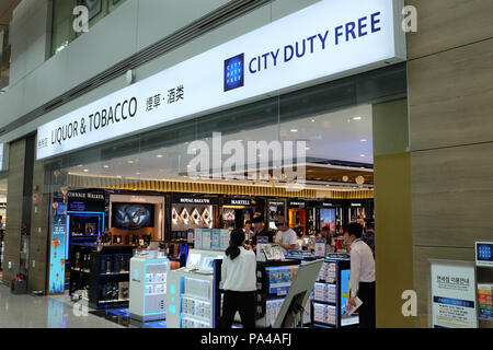 Duty free à l'Aéroport International d'Incheon à Séoul, Corée du Sud. Banque D'Images