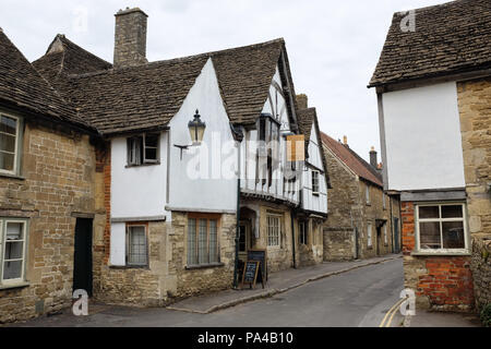 Bâtiments dans le village de Lacock dans le Wiltshire, Angleterre. Banque D'Images