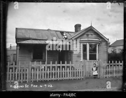 83 Fire maison endommagée, Richmond Street, 141123 ATLIB Petone Banque D'Images