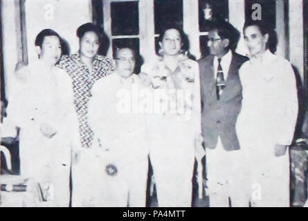 27 Awaluddin, Rd Mochtar, Budhrasa, Osman Gumanti, Astaman, et A. Hadi Dunia Film 1 Août 1954 p17 Banque D'Images