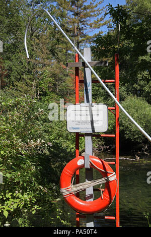 Fournir l'équipement de sauvetage par des parcs et loisirs de Toronto, Toronto, Ontario, Canada Banque D'Images