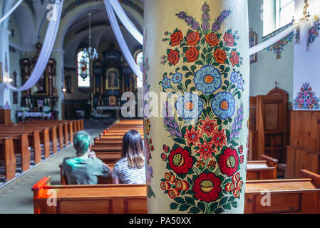 Eglise de Saint Joseph dans Zalipie village, Pologne, célèbre pour sa tradition locale de folk floral peintures initiée par artiste folklorique Felicja Curylowa Banque D'Images