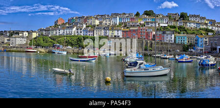 Go - DEVON : vue panoramique de Brixham Harbour (image HDR) Banque D'Images