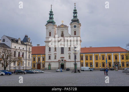 Église de Saint François Xavier et de Ville sur la place Masaryk à Uherske Hradiste ville dans la région de Zlin, en Moravie en République Tchèque Banque D'Images