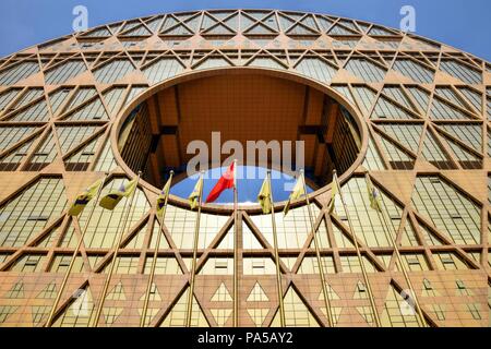 CANTON, CHINE - vers janvier 2017 : Cercle de Guangzhou est un bâtiment historique à Canton. a été conçu par l'architecte italien Joseph di Pasquale. Banque D'Images