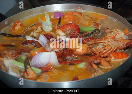 La nourriture péruvienne, les crevettes sucer. Plat typique de la cuisine Péruvienne. Banque D'Images