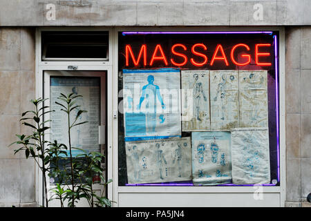 Salon de massage - Paris 9e - France Banque D'Images