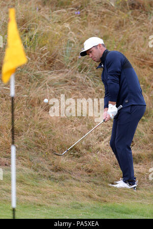 Paul Casey, en Angleterre, passe sur le 2ème green pendant la deuxième journée du Championnat d'Open 2018 à Carnoustie Golf Links, Angus.APPUYEZ SUR ASSOCIATION photo.Date de la photo : vendredi 20 juillet 2018.Voir PA Story Golf Open.Le crédit photo devrait se lire comme suit : Richard Sellers/PA Wire.RESTRICTIONS : usage éditorial uniquement.Aucune utilisation commerciale.Utilisation d'images fixes uniquement.Le logo Open Championship et un lien clair vers le site Web Open (TheOpen.com) à inclure dans la publication du site Web. Banque D'Images