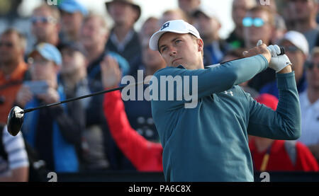 USA's Jordan Spieth tees au large de la 18e au cours de la deuxième journée de l'Open Championship 2018 à Carnoustie Golf Links, Angus. Banque D'Images