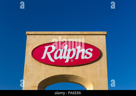 LOS ANGELES, CA/USA - 13 octobre 2014 : épicerie Ralphs signe. Banque D'Images