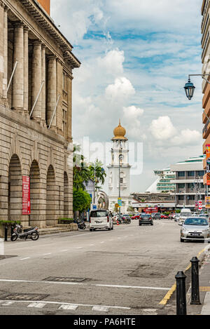 George Town, Penang, Malaisie - Dec 9, 2017 : la circulation autour de la tour de l'horloge du Jubilé, à Penang, Malaisie. Il est de style mauresque, à l'horloge, du Jubilé Banque D'Images