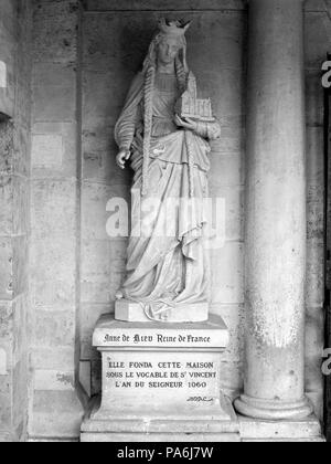 Statue d'Anne de Kiev (Anna Jaroslawna) à l'Abbaye Royale de St Vincent à Senlis. Musée : Senlis, Oise, France. Banque D'Images