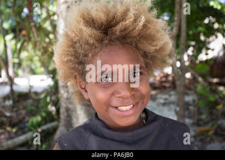 Garçon blond Solomon Island Banque D'Images