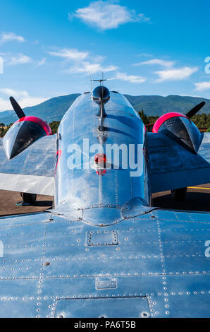 Beechcraft Model 18 ; Twin Beech ; UC-45J Navigator ; SNB-1 ; Kansas US Navy ; Salida fly-in et spectacle aérien ; Salida Colorado ; USA ; Banque D'Images