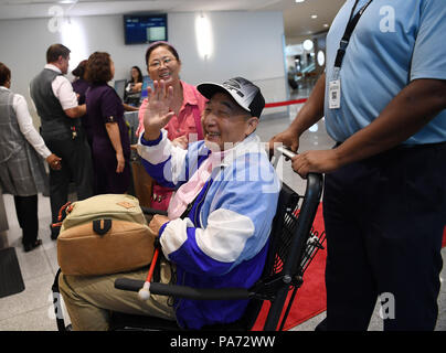 Atlanta, USA. 20 juillet, 2018. Les passagers commencent à bord du premier vol Atlanta-Shanghai à l'aéroport international Hartsfield-Jackson d'Atlanta à Atlanta, aux États-Unis, le 20 juillet 2018. La compagnie aérienne américaine Delta Air Line géant a relancé un itinéraire de vol non-stop vendredi entre Atlanta, état de Géorgie, et de la Chine, Shanghai. Credit : Liu Jie/Xinhua/Alamy Live News Banque D'Images