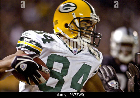 Oakland, Californie, USA. Dec 22, 2003. Green Bay Packers receveur Javon Walker (84) le lundi 22 décembre 2003, à Oakland, Californie. Les Packers défait les Raiders 41-7. Crédit : Al Golub/ZUMA/Alamy Fil Live News Banque D'Images