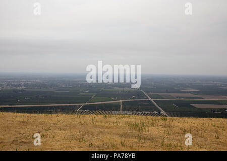 Visalia, Californie, USA. 18 juillet, 2018. La vallée centrale est vue d'une colline à Visalia, Californie le 18 juillet 2018. Crédit : Alex Edelman/ZUMA/Alamy Fil Live News Banque D'Images