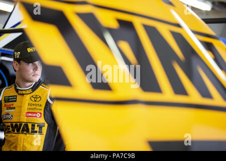 Loudon, New Hampshire, USA. 21 juillet, 2018. Erik Jones (20) se prépare à la pratique pour le casino Foxwoods Resort 301 au New Hampshire Motor Speedway de Loudon, New Hampshire. Crédit : Stephen A. Arce/ASP/ZUMA/Alamy Fil Live News Banque D'Images