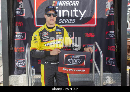 Loudon, New Hampshire, USA. 21 juillet, 2018. Brad Keselowski (22) gagne le pôle award pour la région des lacs à 200 New Hampshire Motor Speedway de Loudon, New Hampshire. Crédit : Stephen A. Arce/ASP/ZUMA/Alamy Fil Live News Banque D'Images