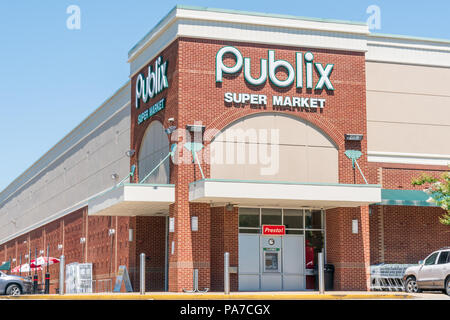 TUSCALOOSA, AL/USA - 6 juin 2018 : épicerie Publix extérieur et logo. Banque D'Images