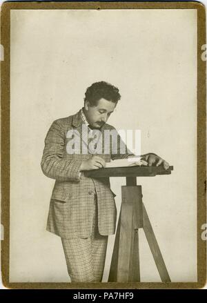 Albert Einstein à l'Office des brevets à Berne. Musée : collection privée. Banque D'Images