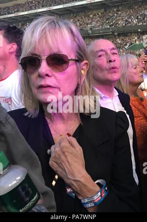 Des stars repéré dans la section VIP des Rolling Stones "Pas de filtre" concert au Stade de Twickenham comprend : Twiggy, Alastair Stewart Où : London, Royaume-Uni Quand : 19 Juin 2018 Crédit : David Sims/WENN.com Banque D'Images