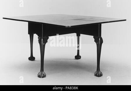 Abattant Table à manger. Culture : L'Américain. Dimensions : 28 x 53 1/4 x 48 3/8 in. (71,1 x 135,3 x 122,9 cm). Date : 1750-90. Musée : Metropolitan Museum of Art, New York, USA. Banque D'Images