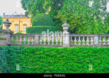 La solitude à balustrade en site de château Buchlovice, République tchèque. Banque D'Images