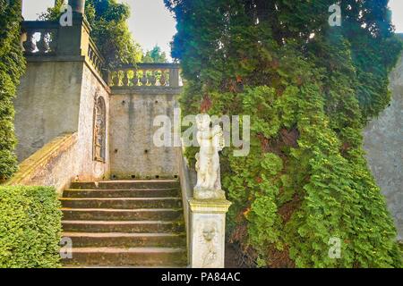 La solitude à balustrade en site de château Buchlovice, République tchèque. Banque D'Images