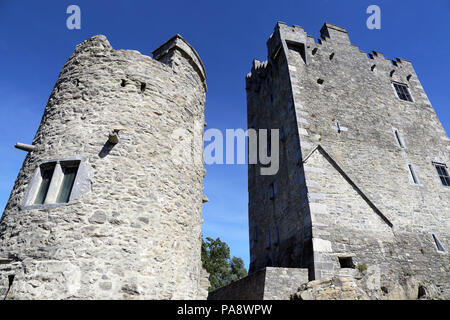 Le Château de Ross est une tour du Xvème siècle maison et garder sur le bord de Lough Leane, dans le Parc National de Killarney, comté de Kerry, Irlande. Banque D'Images