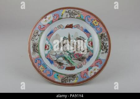 La plaque. Culture : la Chine. Dimensions : diam. 8 3/4 in. (22,2 cm). Musée : Metropolitan Museum of Art, New York, USA. Banque D'Images