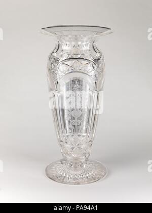 Vase. Culture : L'Américain. Dimensions : 18 1/2 in. (46,4 cm) diamètre : 9 haut de lèvre. (22,9 cm) Poids : 7 7/8 in. (20 cm). Fabricant : H. P. Sinclaire et Company (1904-28). Date : 1904-05. Musée : Metropolitan Museum of Art, New York, USA. Banque D'Images